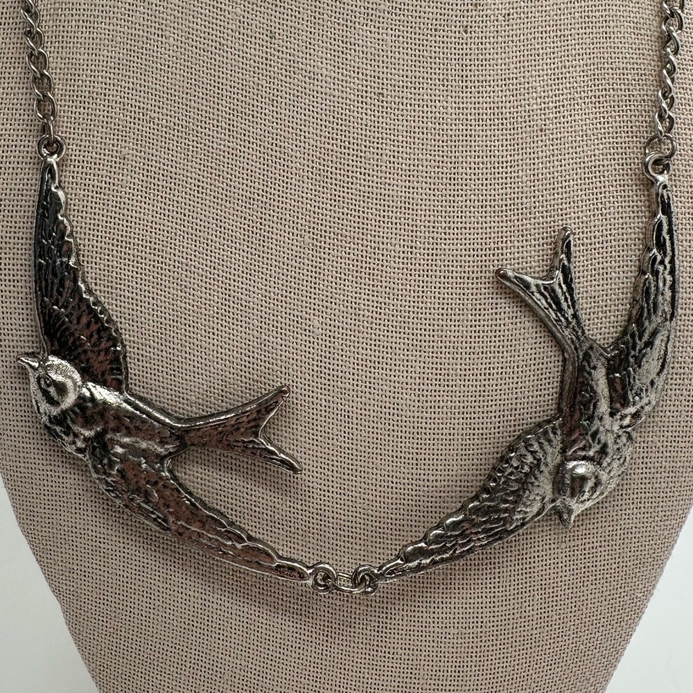 Silvertone swallow birds chain necklace